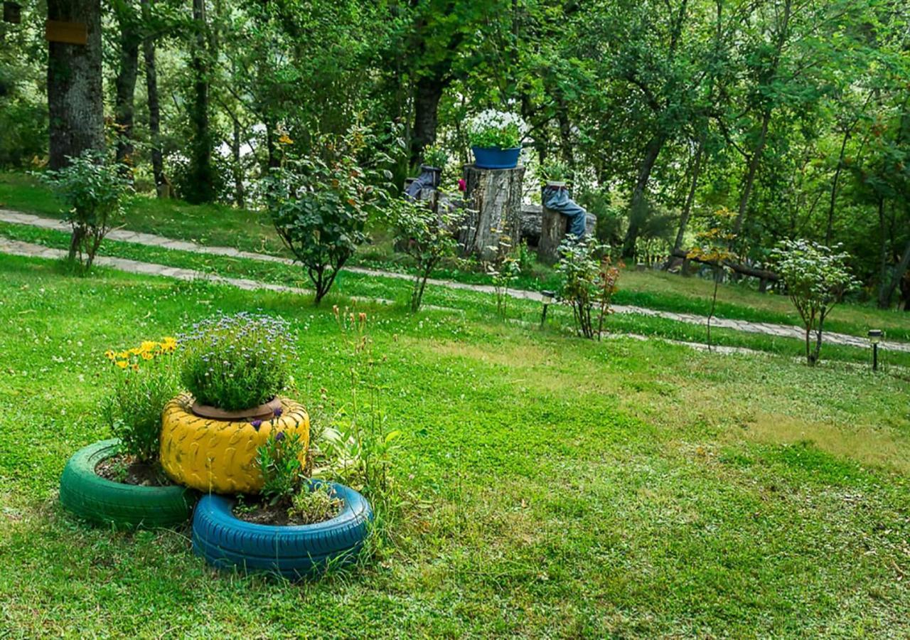 Cabañas de Madera Sanabria Hostal Vigo de Sanabria Exterior foto